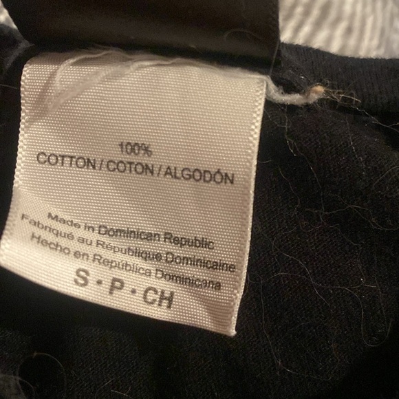 Santa Cruz women’s t shirt barely worn - Picture 2 of 4